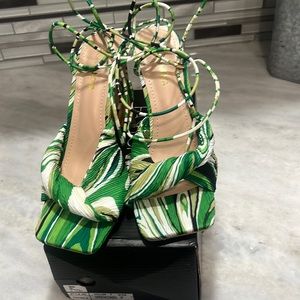 Strappy lace up green combo heels size 7